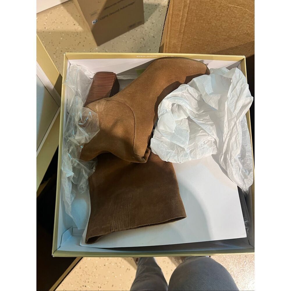 MICHAEL Michael Kors NWT Designer Bohemian Chic 3.5” Leigh Suede Luggage Boot Si - Picture 4 of 5